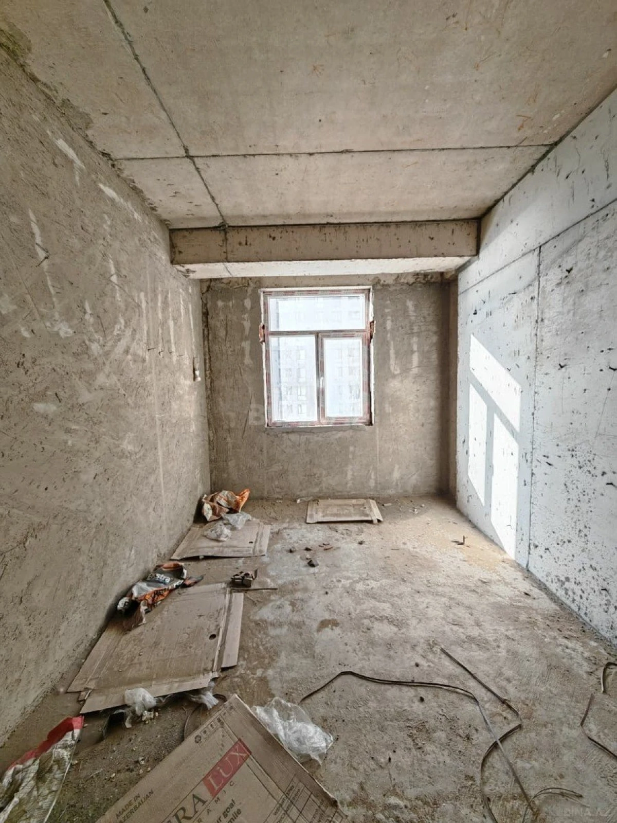 Satılır 3 otaqlı mənzil 130 m²