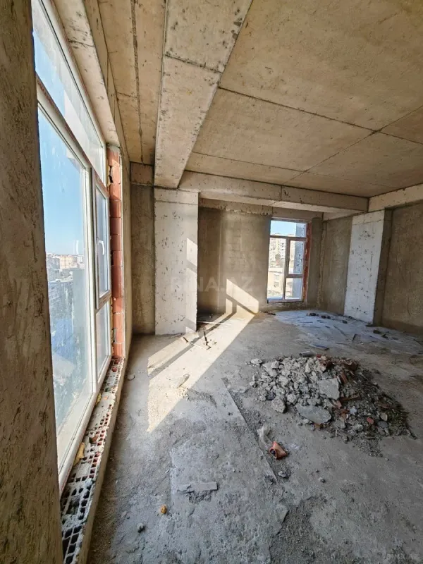 Satılır 3 otaqlı mənzil 130 m²