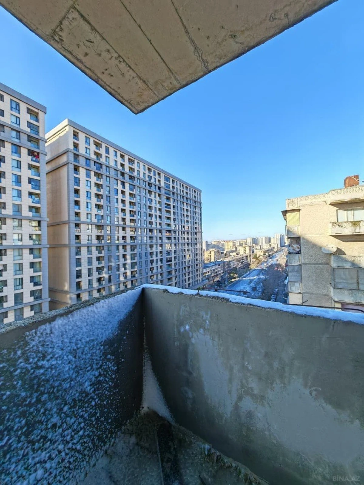 Satılır 3 otaqlı mənzil 130 m²