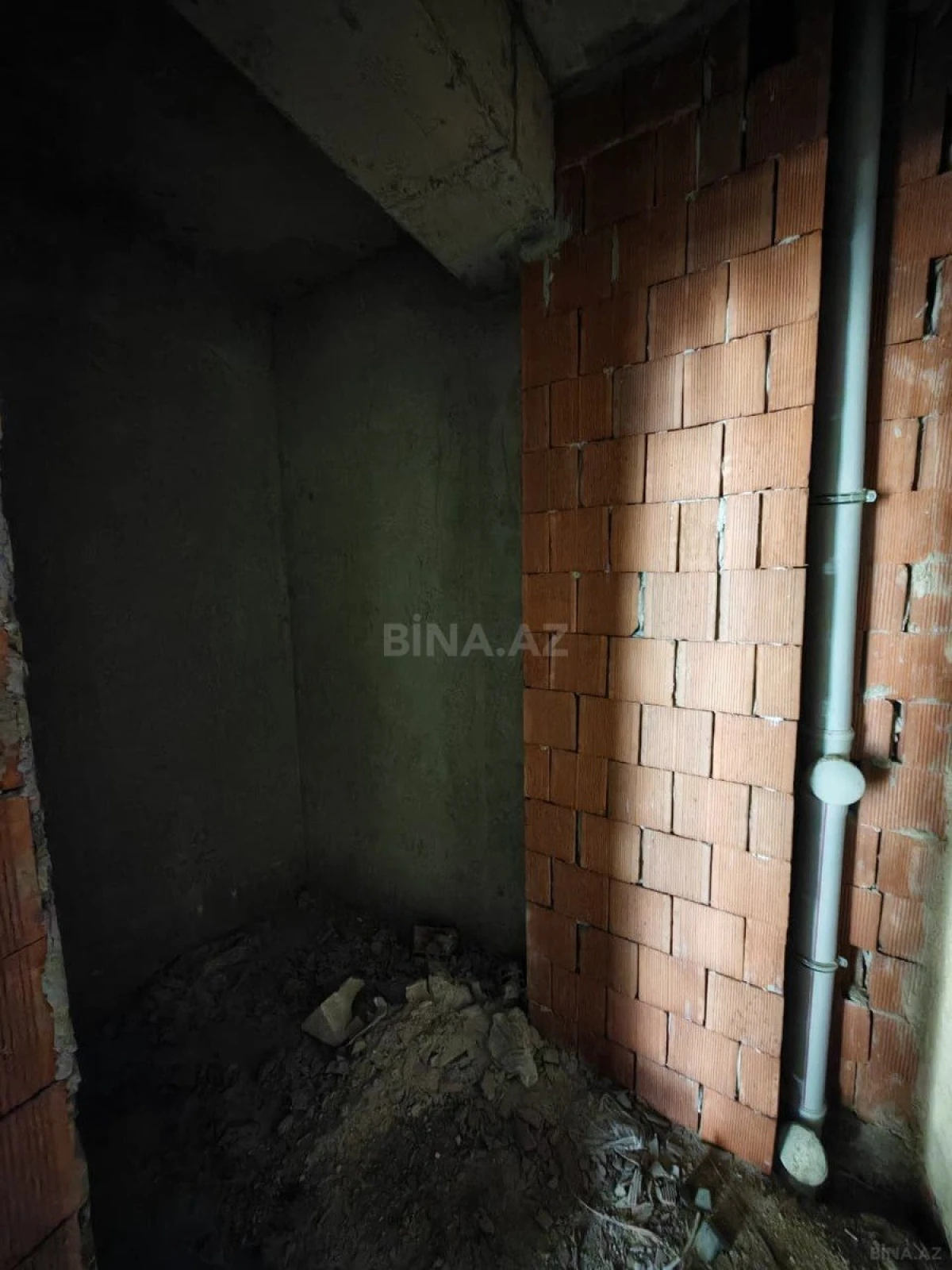 Satılır 3 otaqlı mənzil 130 m²