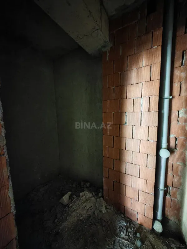 Satılır 3 otaqlı mənzil 130 m²