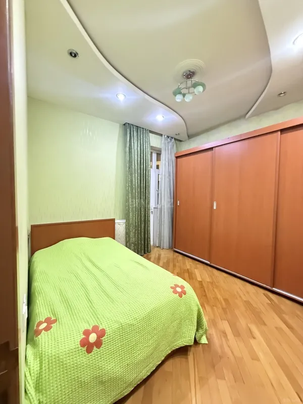 Satılır 3 otaqlı mənzil 110 m²