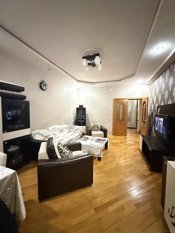 Satılır 3 otaqlı mənzil 110 m²