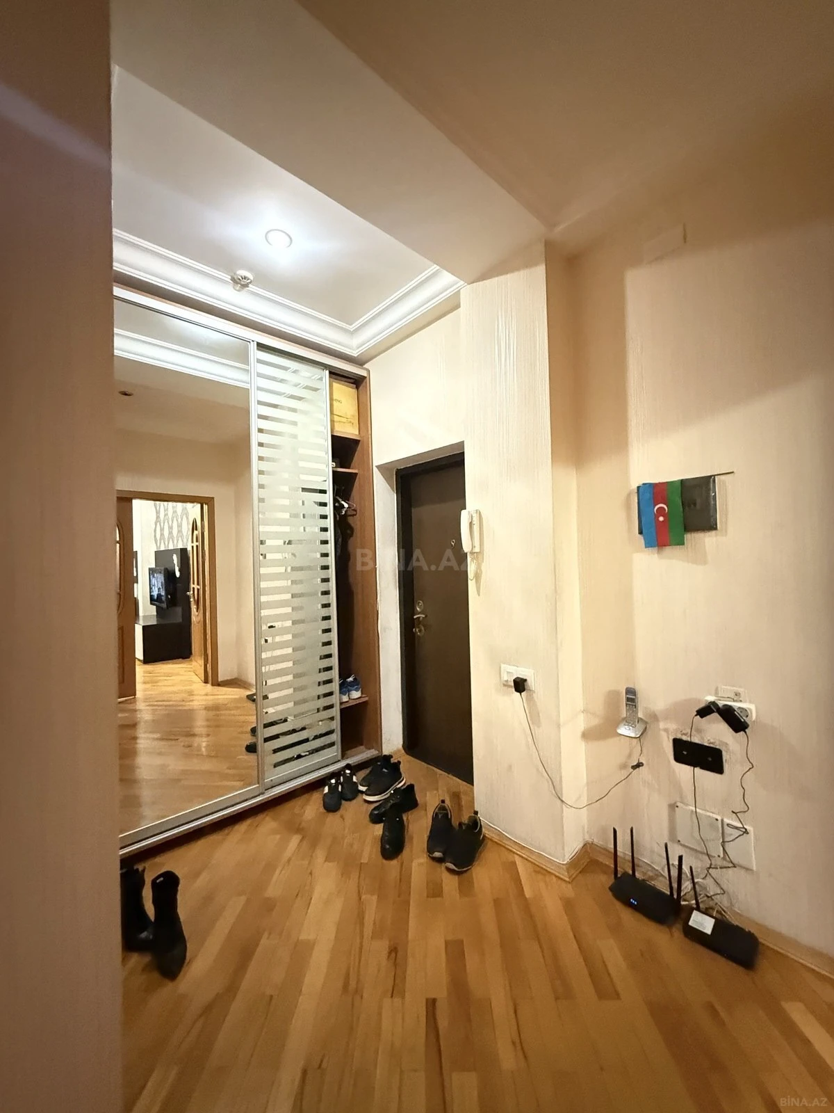 Satılır 3 otaqlı mənzil 110 m²