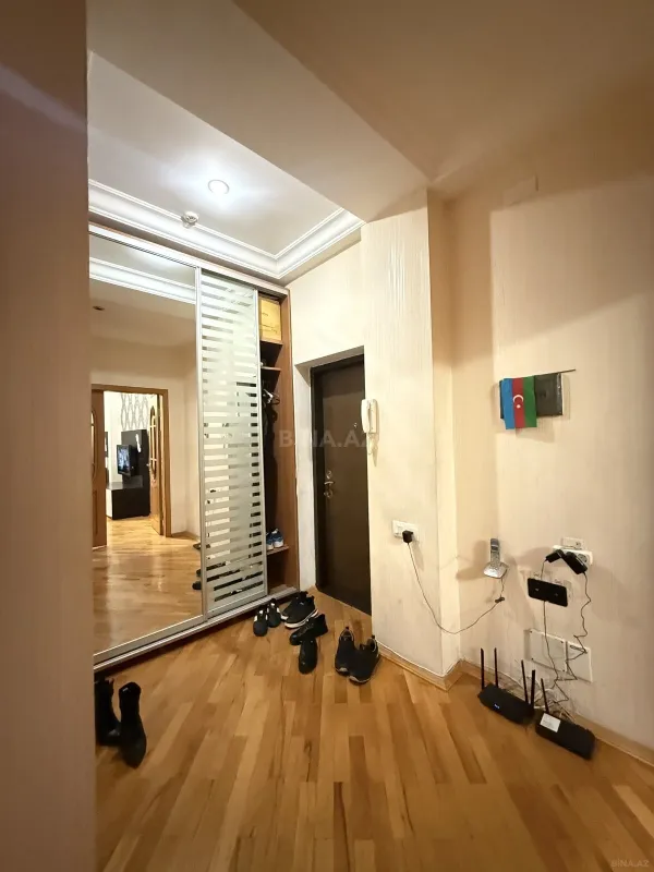 Satılır 3 otaqlı mənzil 110 m²