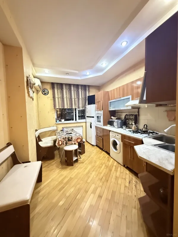 Satılır 3 otaqlı mənzil 110 m²