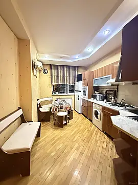 Satılır 3 otaqlı mənzil 110 m²