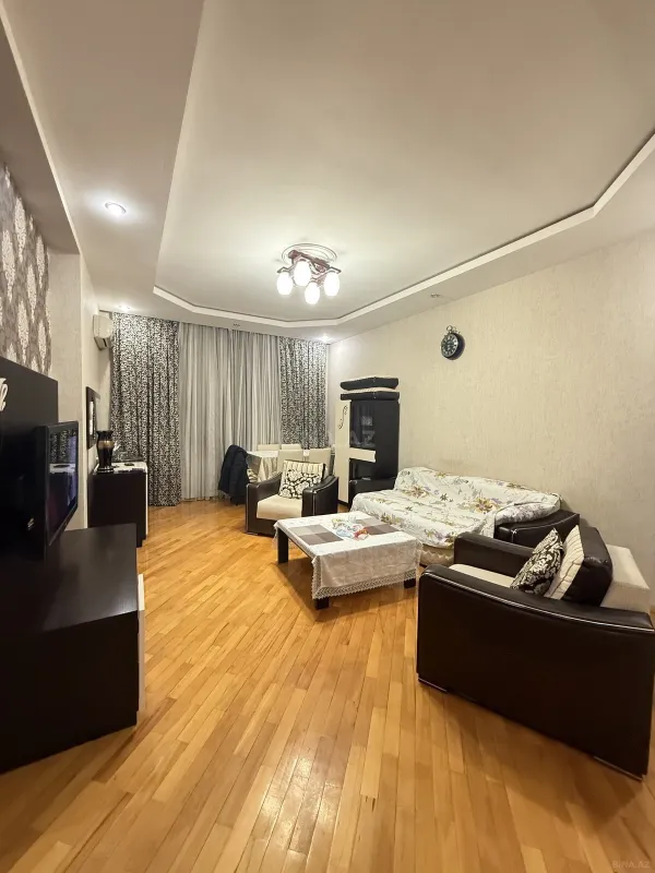 Satılır 3 otaqlı mənzil 110 m²