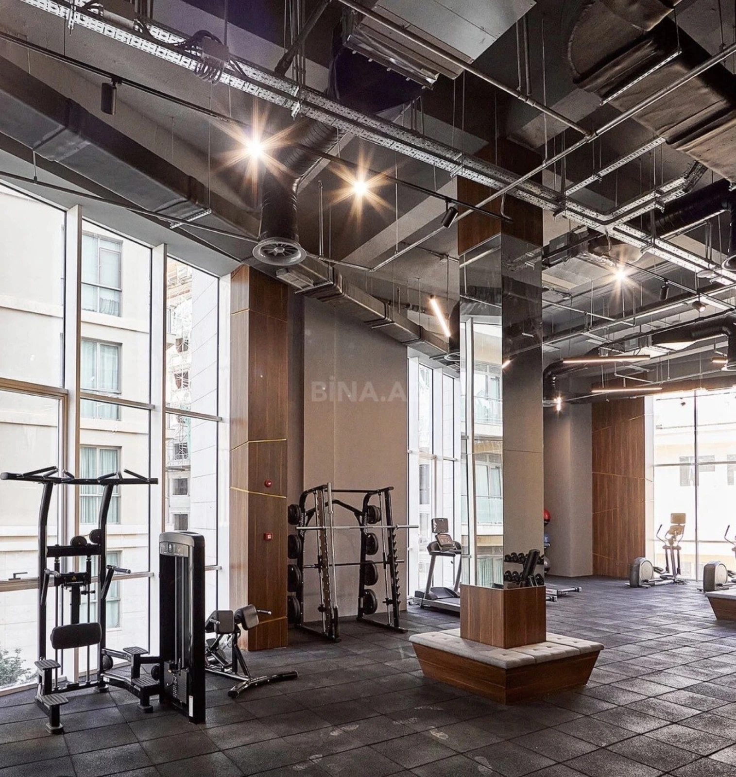 Satılır 4 otaqlı mənzil 155 m²