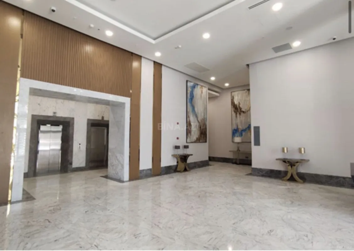 Satılır 4 otaqlı mənzil 155 m²