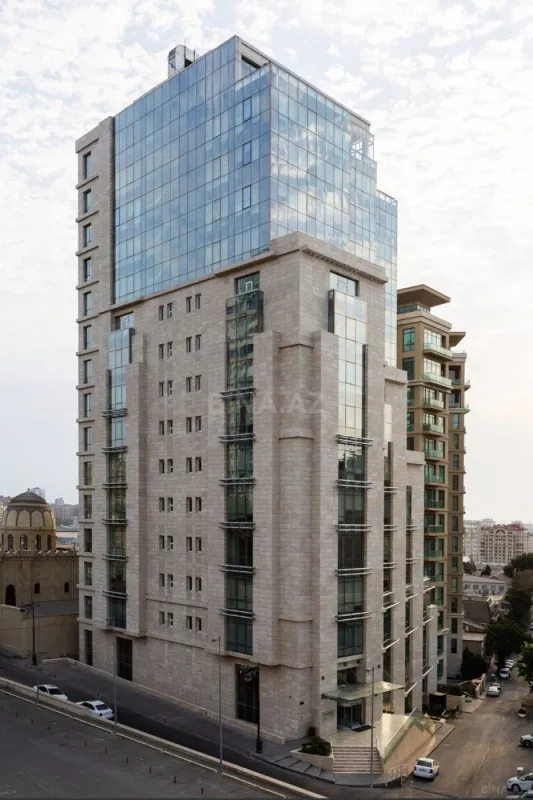 Satılır 4 otaqlı mənzil 155 m²