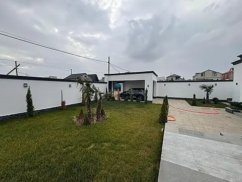 Satılır 4 otaqlı həyət evi 200 m²