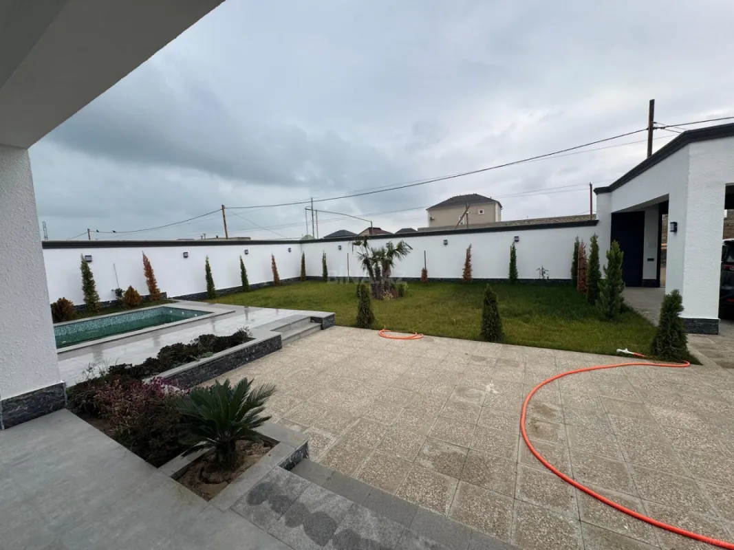 Satılır 4 otaqlı həyət evi 200 m²