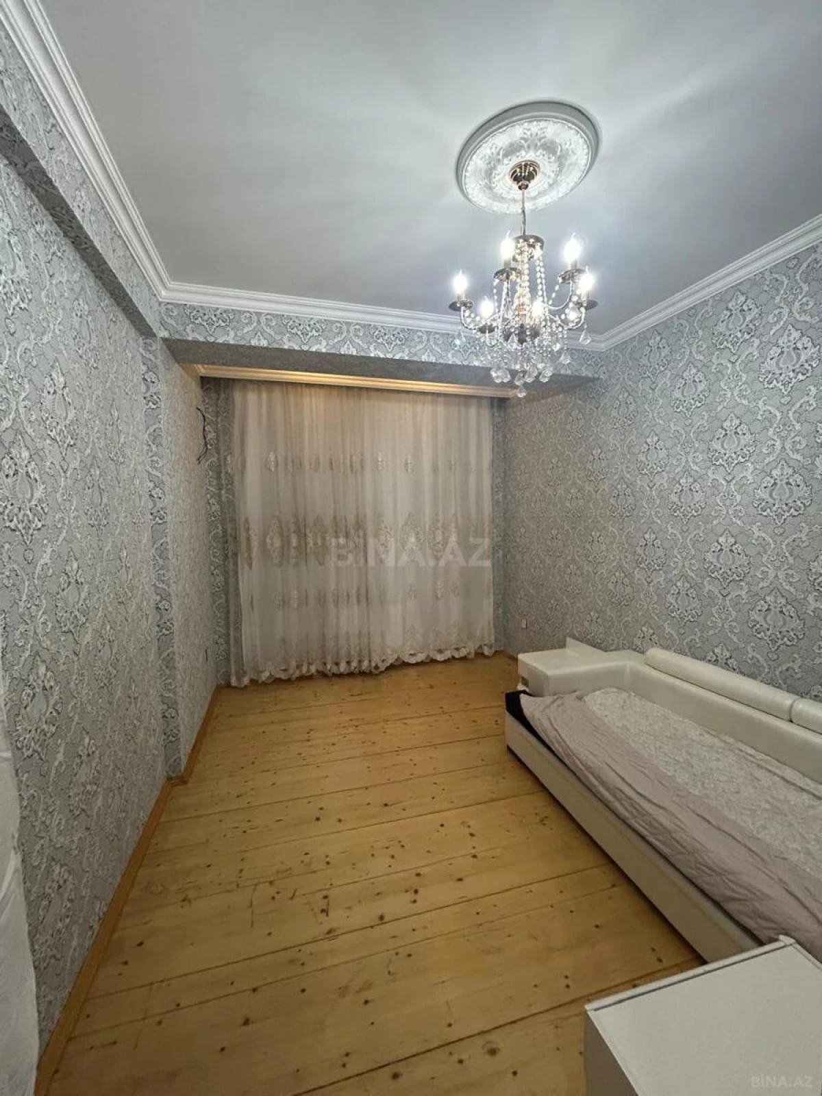 Satılır 3 otaqlı mənzil 125 m²