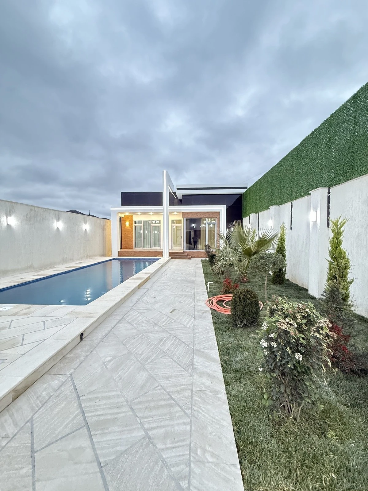 Satılır 4 otaqlı həyət evi 170 m²