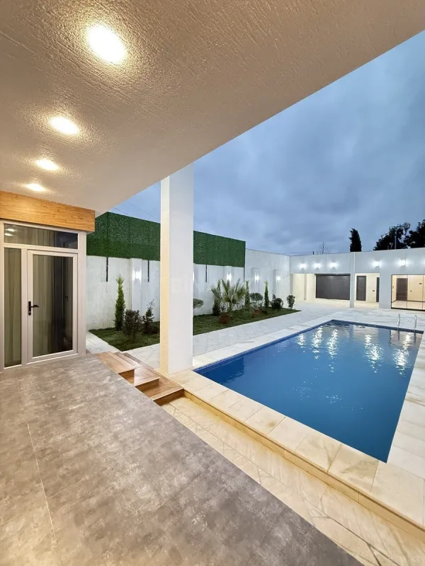 Satılır 4 otaqlı həyət evi 170 m²