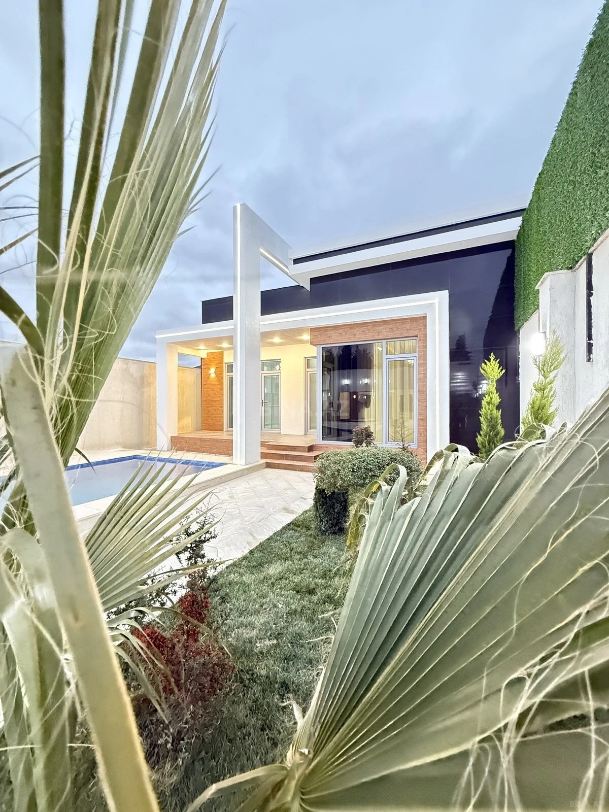 Satılır 4 otaqlı həyət evi 170 m²