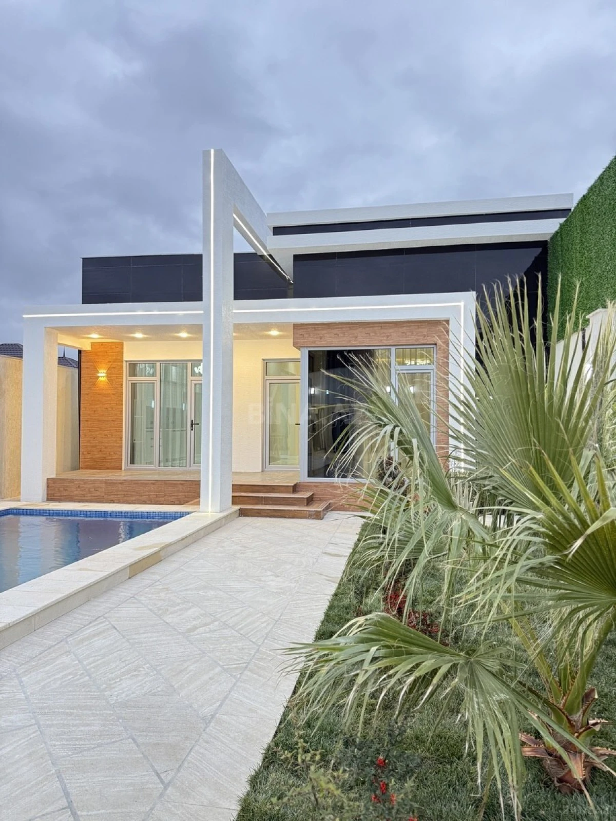 Satılır 4 otaqlı həyət evi 170 m²