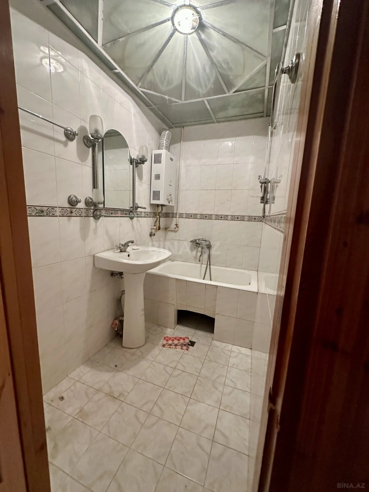 Kirayə verilir 2 otaqlı mənzil 65 m²