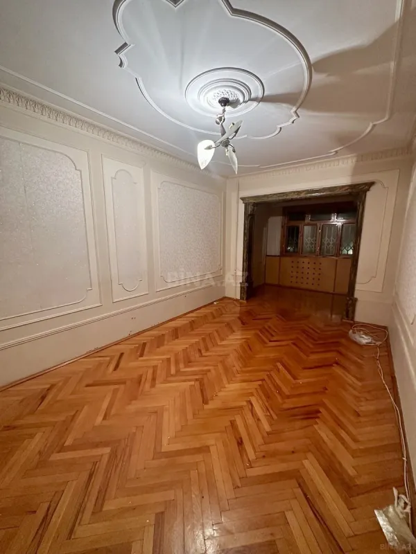 Kirayə verilir 2 otaqlı mənzil 65 m²