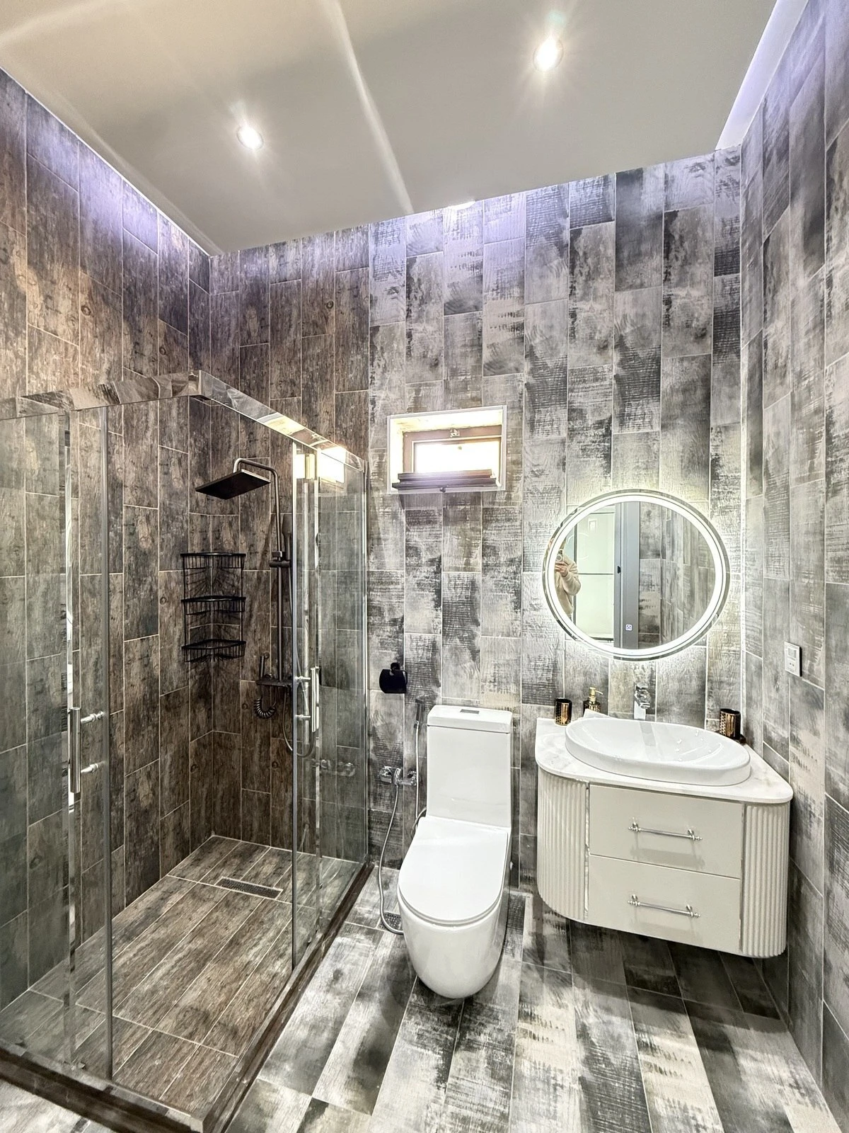 Satılır 5 otaqlı həyət evi 280 m²