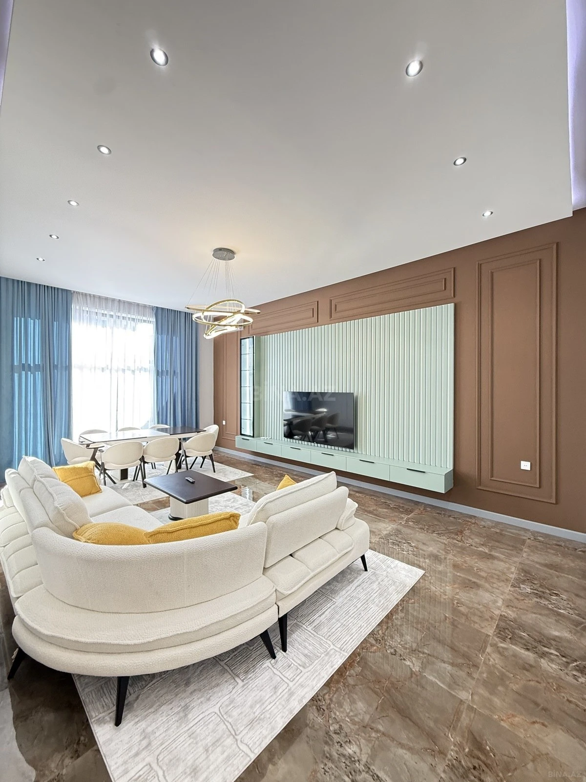 Satılır 5 otaqlı həyət evi 280 m²