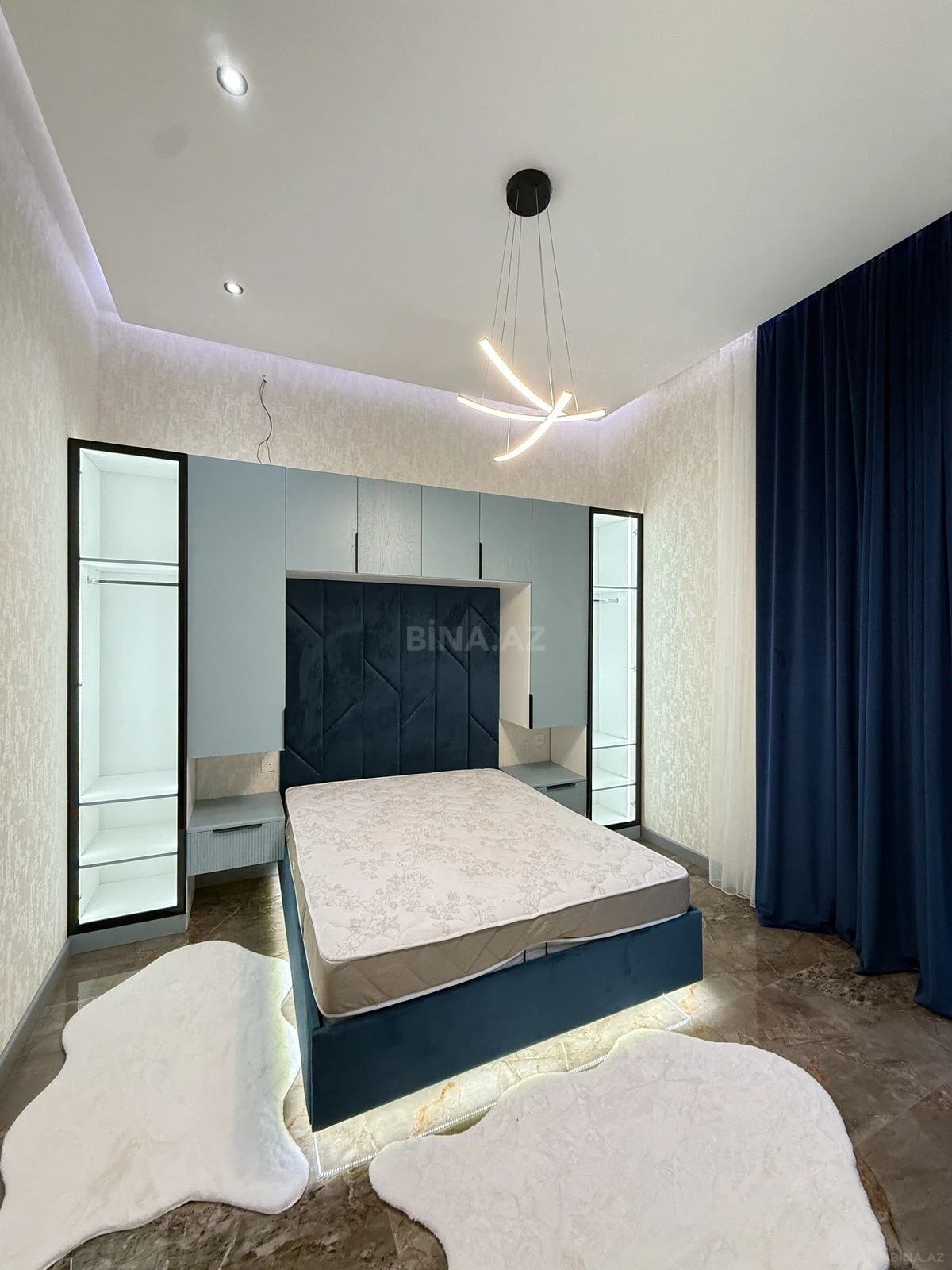 Satılır 5 otaqlı həyət evi 280 m²