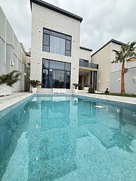 Satılır 5 otaqlı həyət evi 280 m²