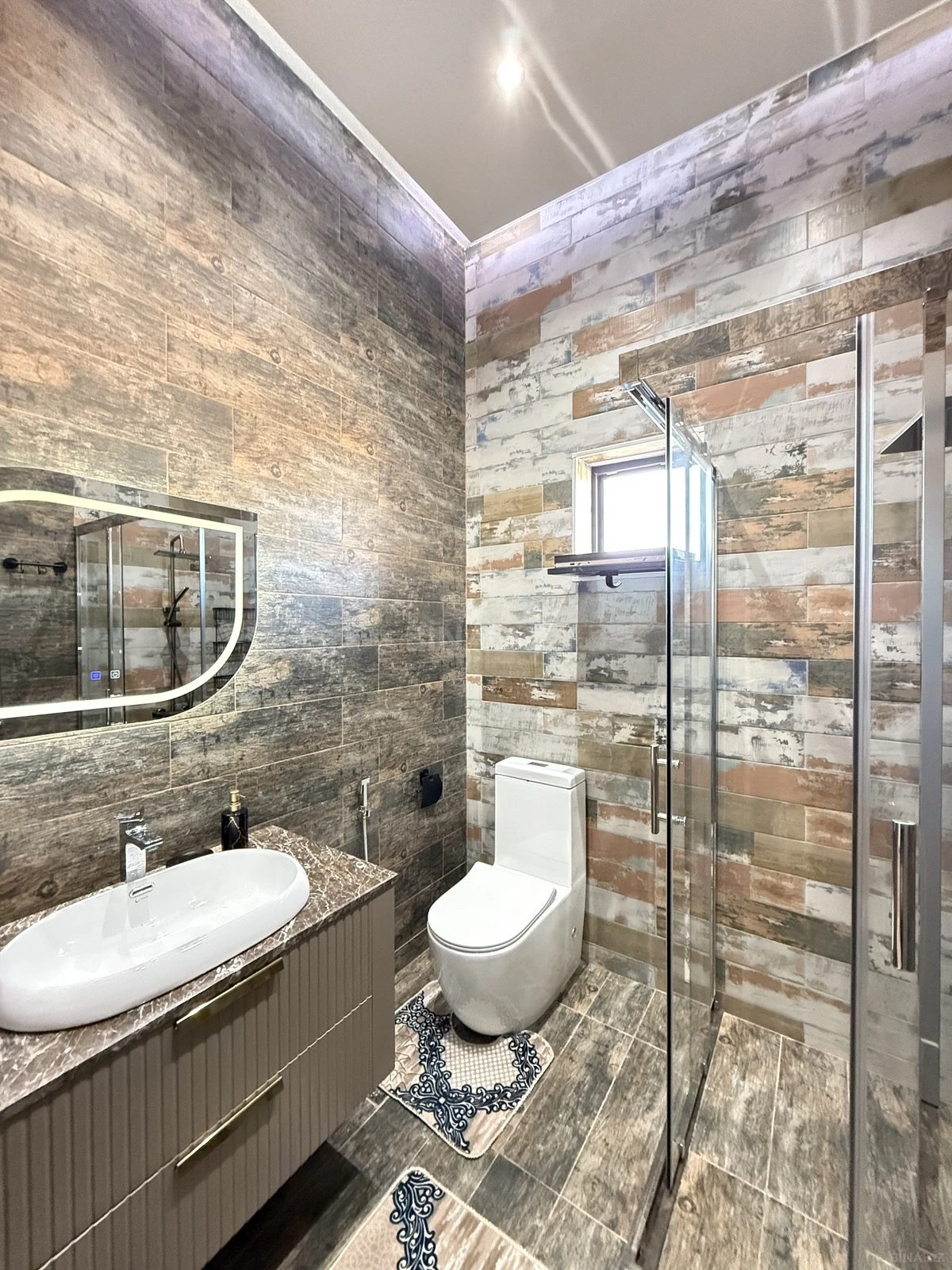 Satılır 5 otaqlı həyət evi 280 m²