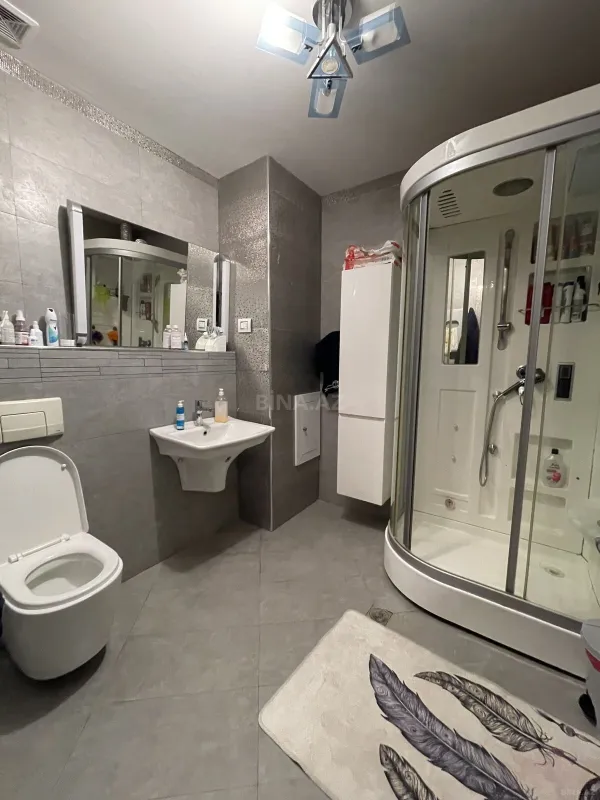 Satılır 3 otaqlı mənzil 200 m²