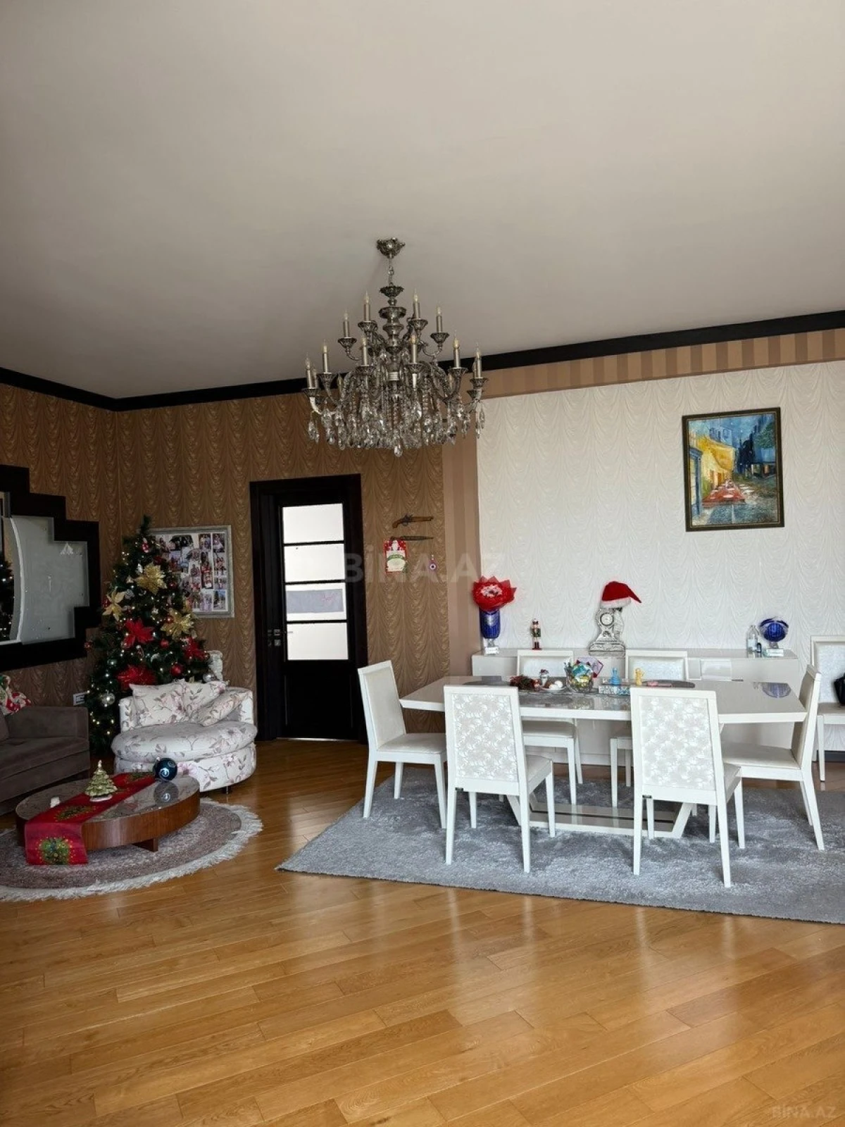 Satılır 3 otaqlı mənzil 200 m²