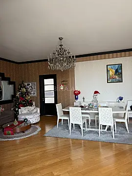 Satılır 3 otaqlı mənzil 200 m²