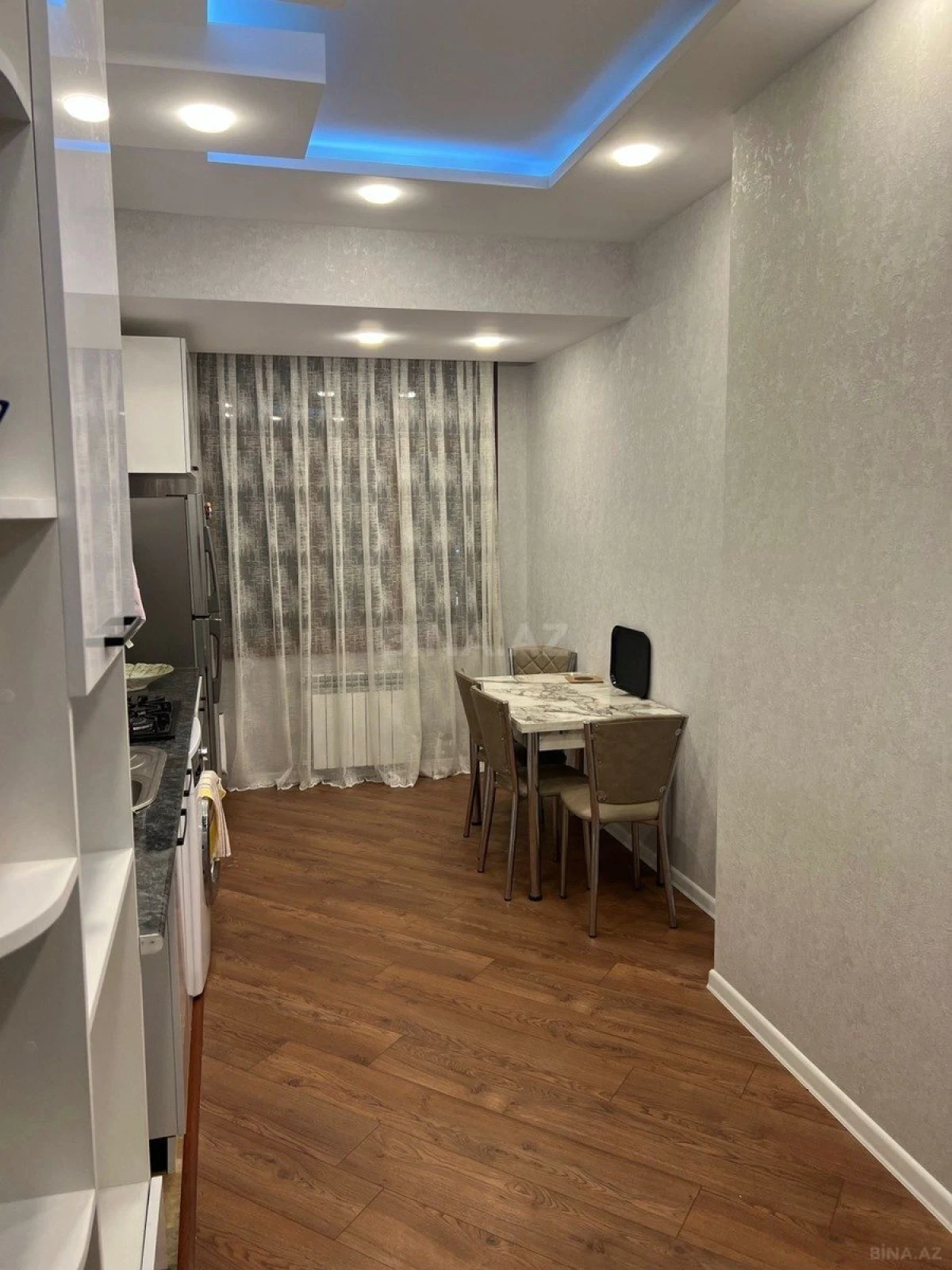 Satılır 2 otaqlı mənzil 90 m²