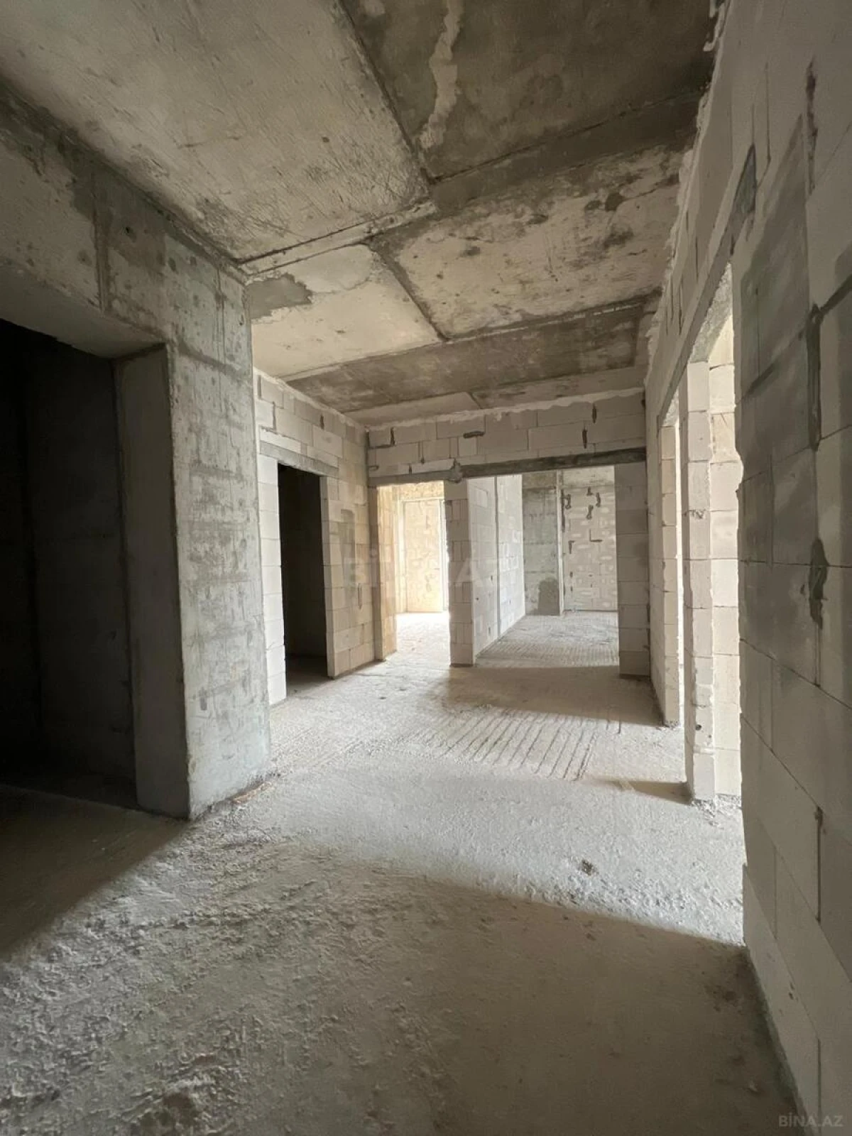 Satılır 2 otaqlı mənzil 98 m²