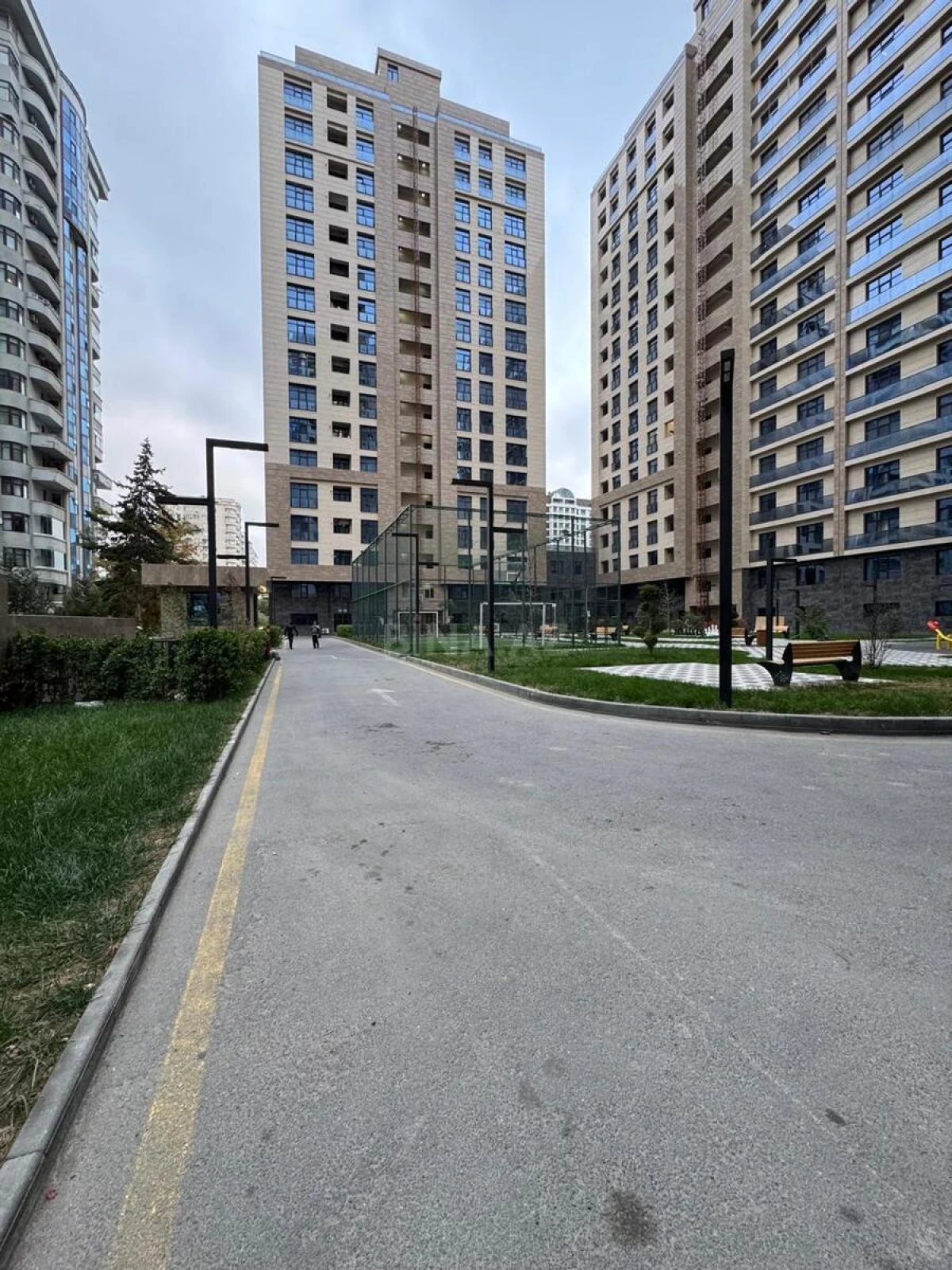 Satılır 2 otaqlı mənzil 98 m²