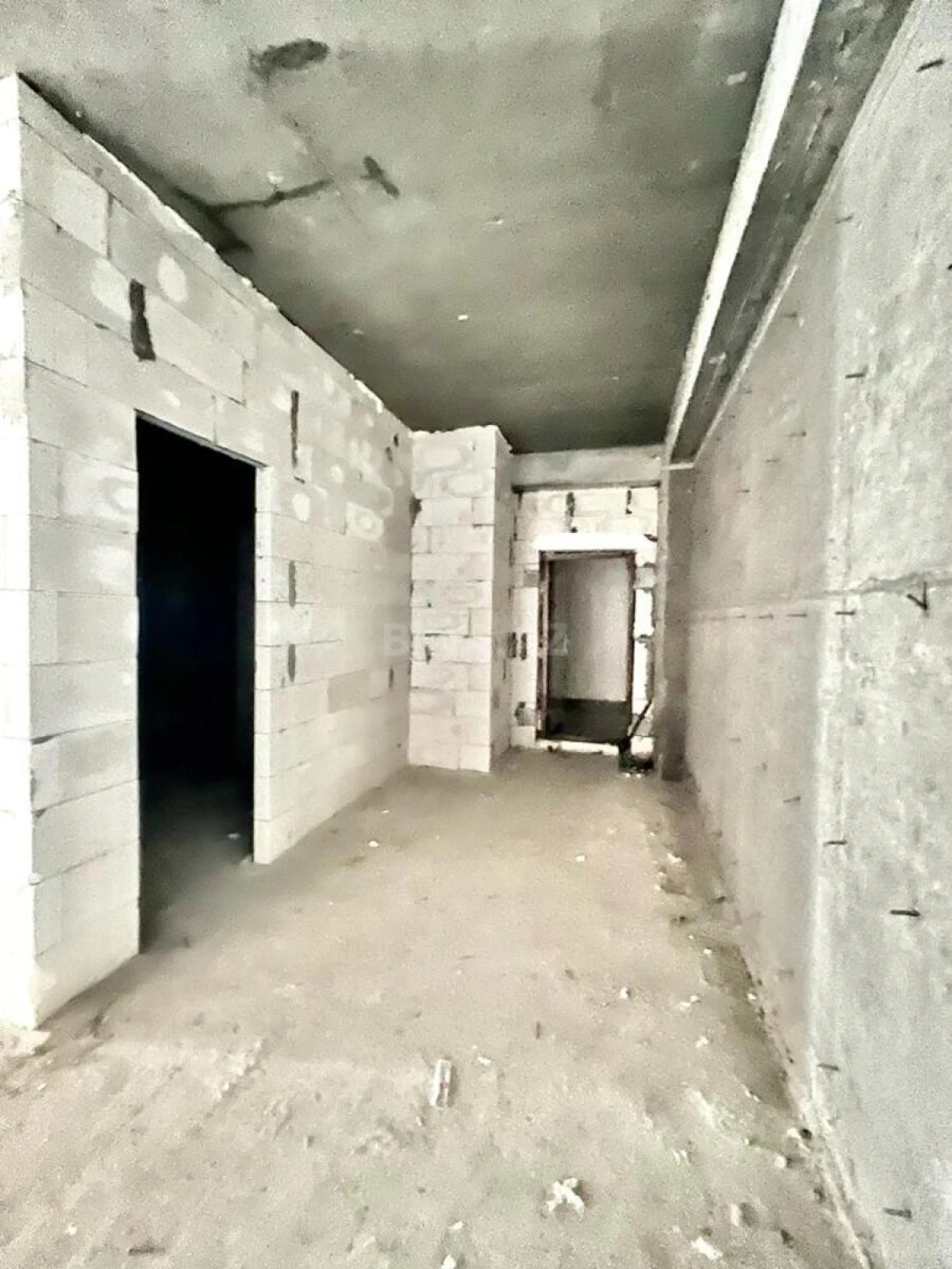 Satılır 2 otaqlı mənzil 98 m²