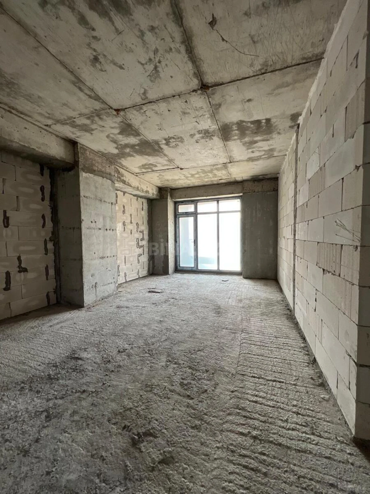 Satılır 2 otaqlı mənzil 98 m²