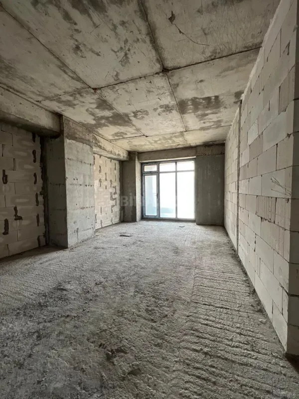 Satılır 2 otaqlı mənzil 98 m²