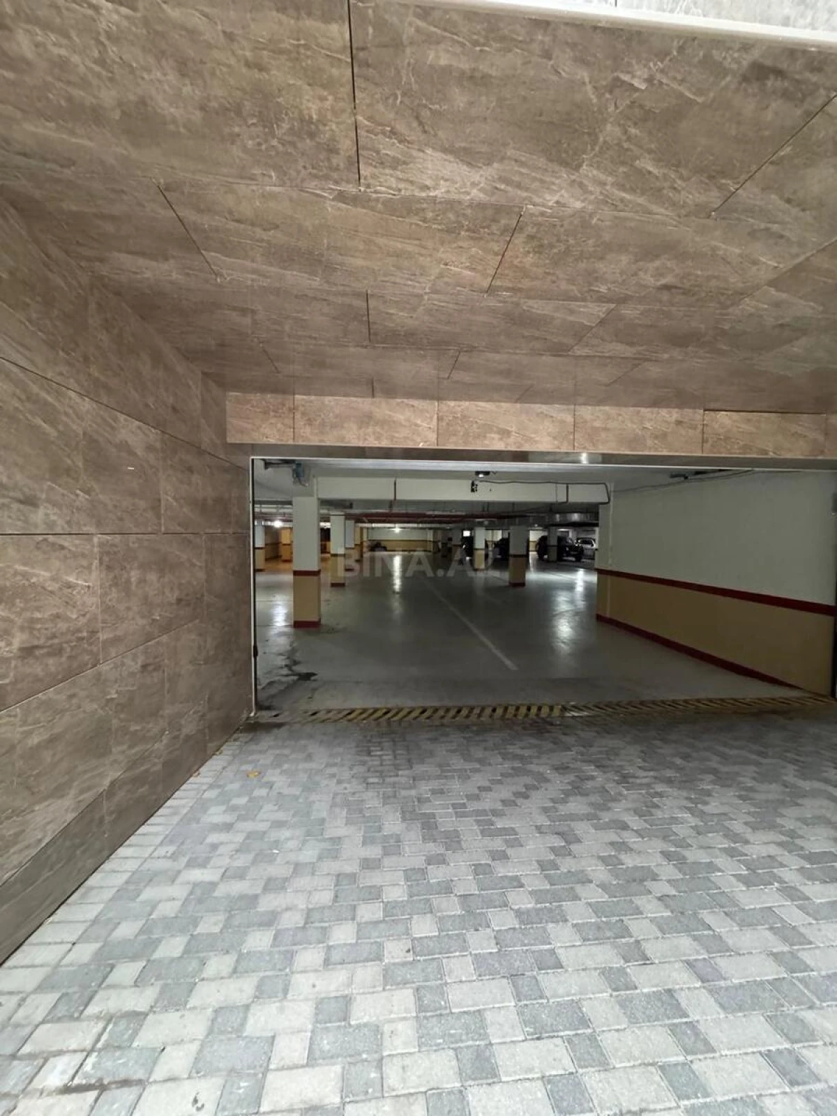 Satılır 2 otaqlı mənzil 98 m²