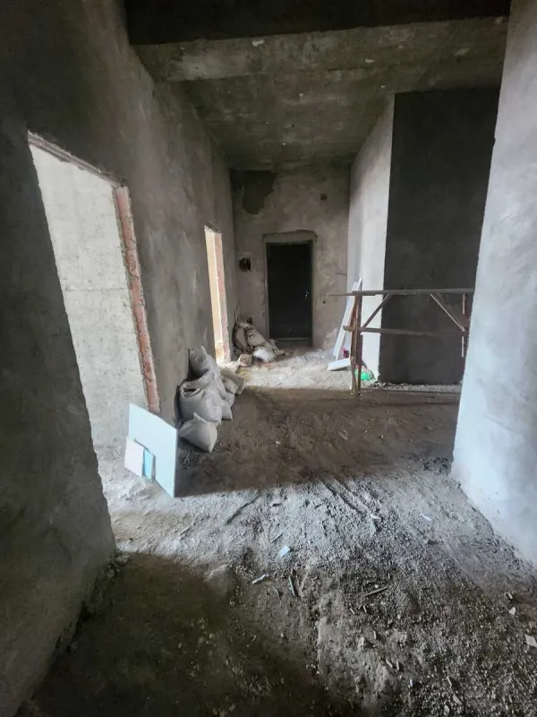 Satılır 3 otaqlı mənzil 138 m²