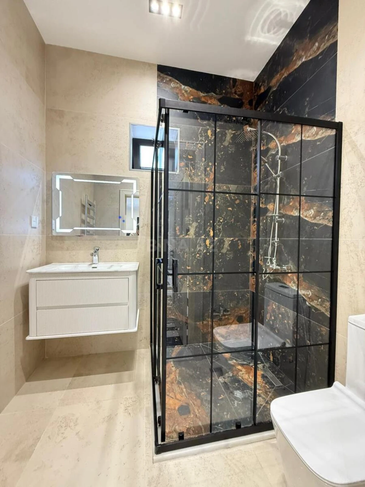 Satılır 4 otaqlı həyət evi 160 m²