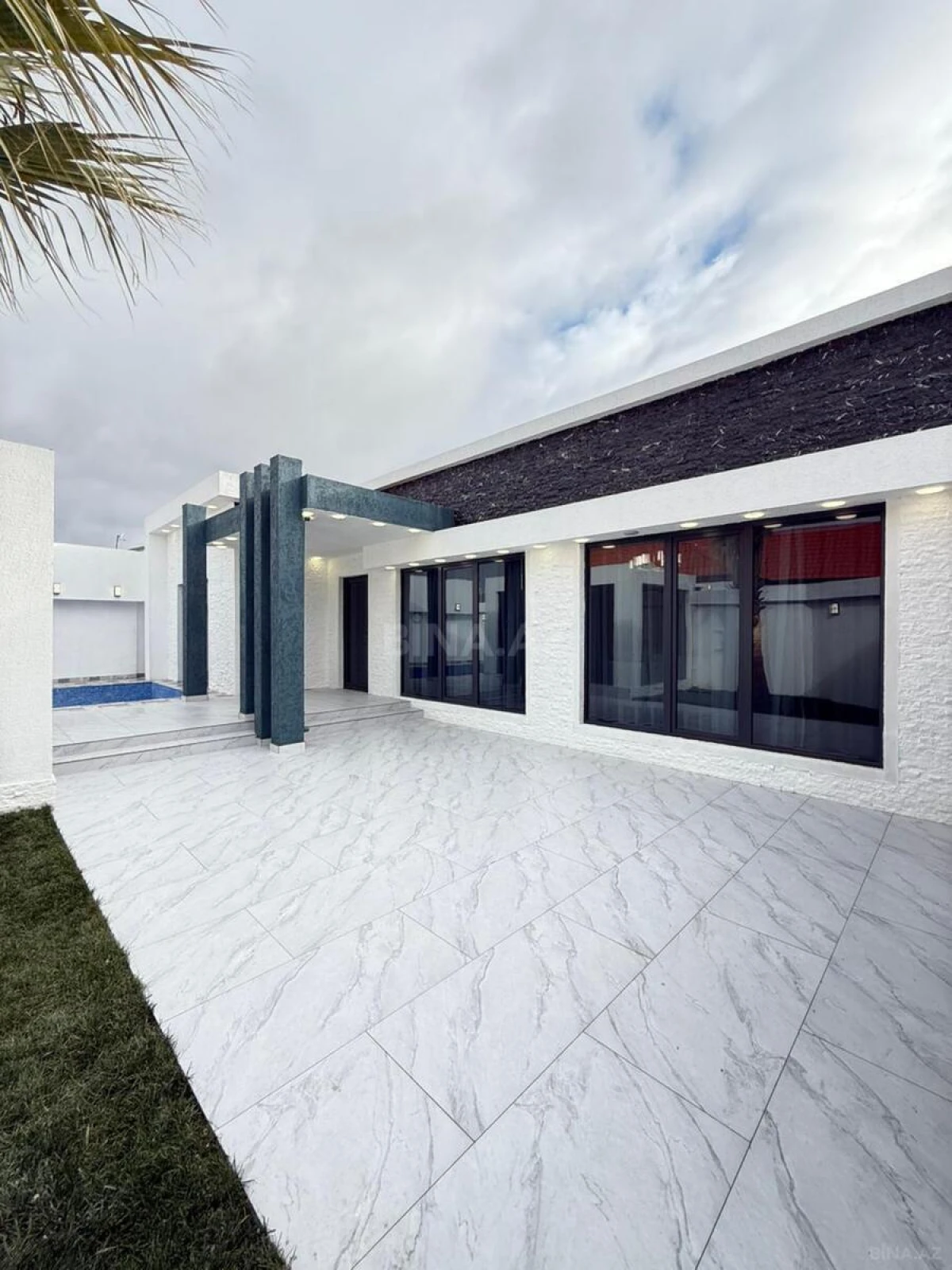 Satılır 4 otaqlı həyət evi 160 m²