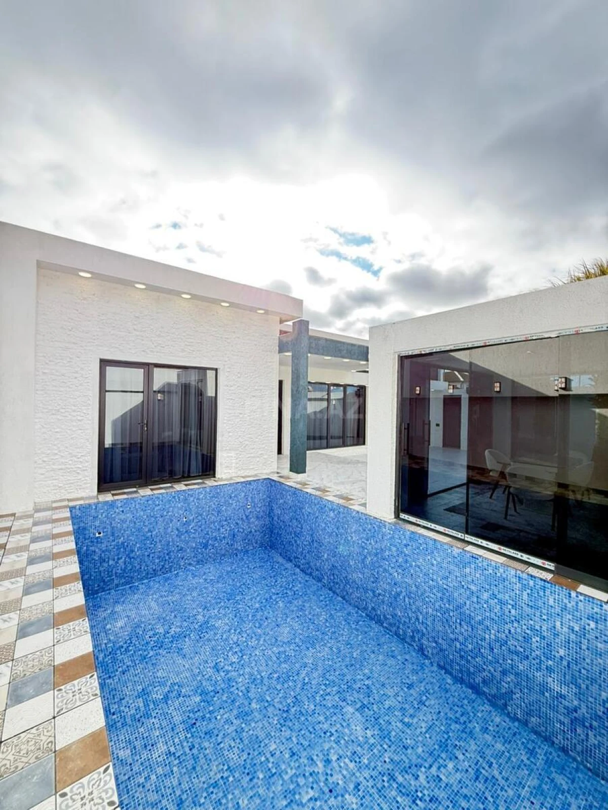 Satılır 4 otaqlı həyət evi 160 m²