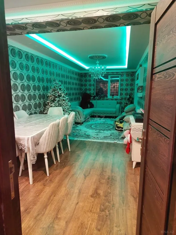 Satılır 3 otaqlı mənzil 135 m²