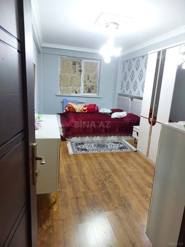 Satılır 3 otaqlı mənzil 135 m²