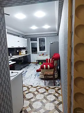 Satılır 3 otaqlı mənzil 135 m²