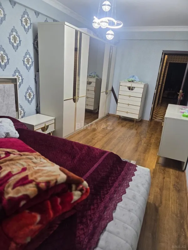 Satılır 3 otaqlı mənzil 135 m²