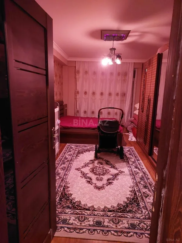 Satılır 3 otaqlı mənzil 135 m²