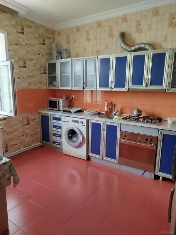 Satılır 4 otaqlı həyət evi 350 m²