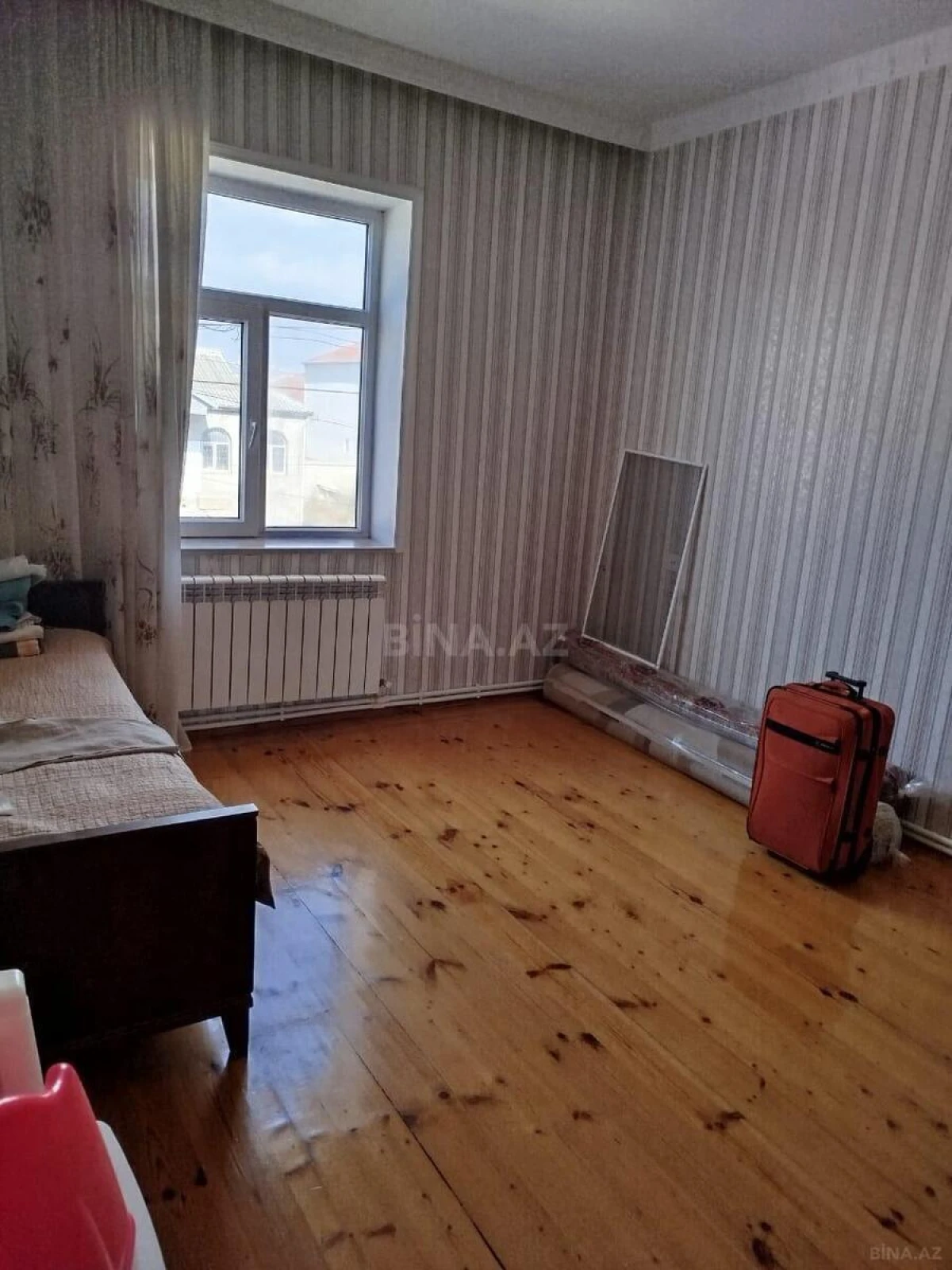 Satılır 4 otaqlı həyət evi 350 m²
